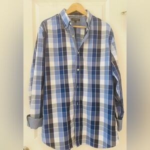 Barely Worn Banana Republic Non-Iron Slim Fit Button Up